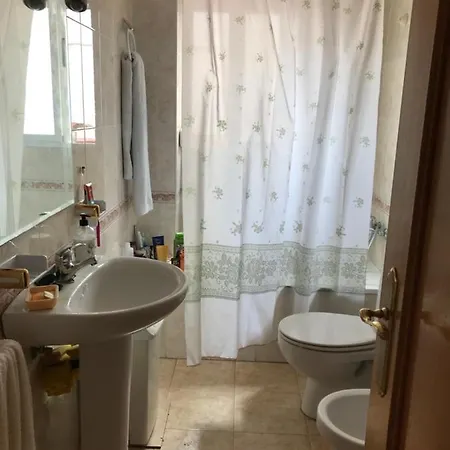 Private Single In Ruzafa, Ladies Only, Non Smoker Homestay Valencia