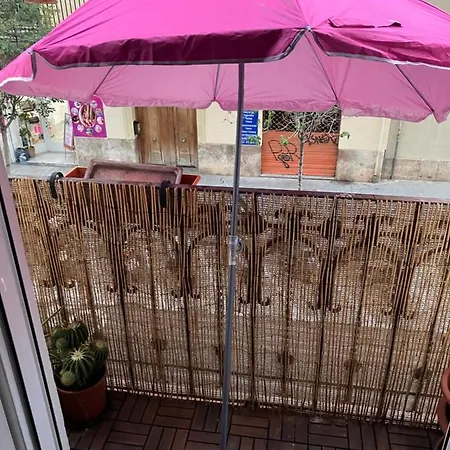 Homestay Private Single In Ruzafa, Ladies Only, Non Smoker